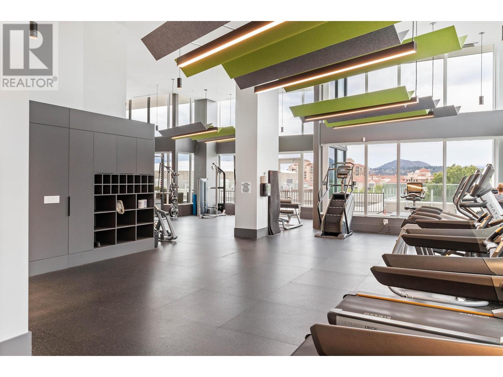 2004 1181 Sunset Drive, Kelowna