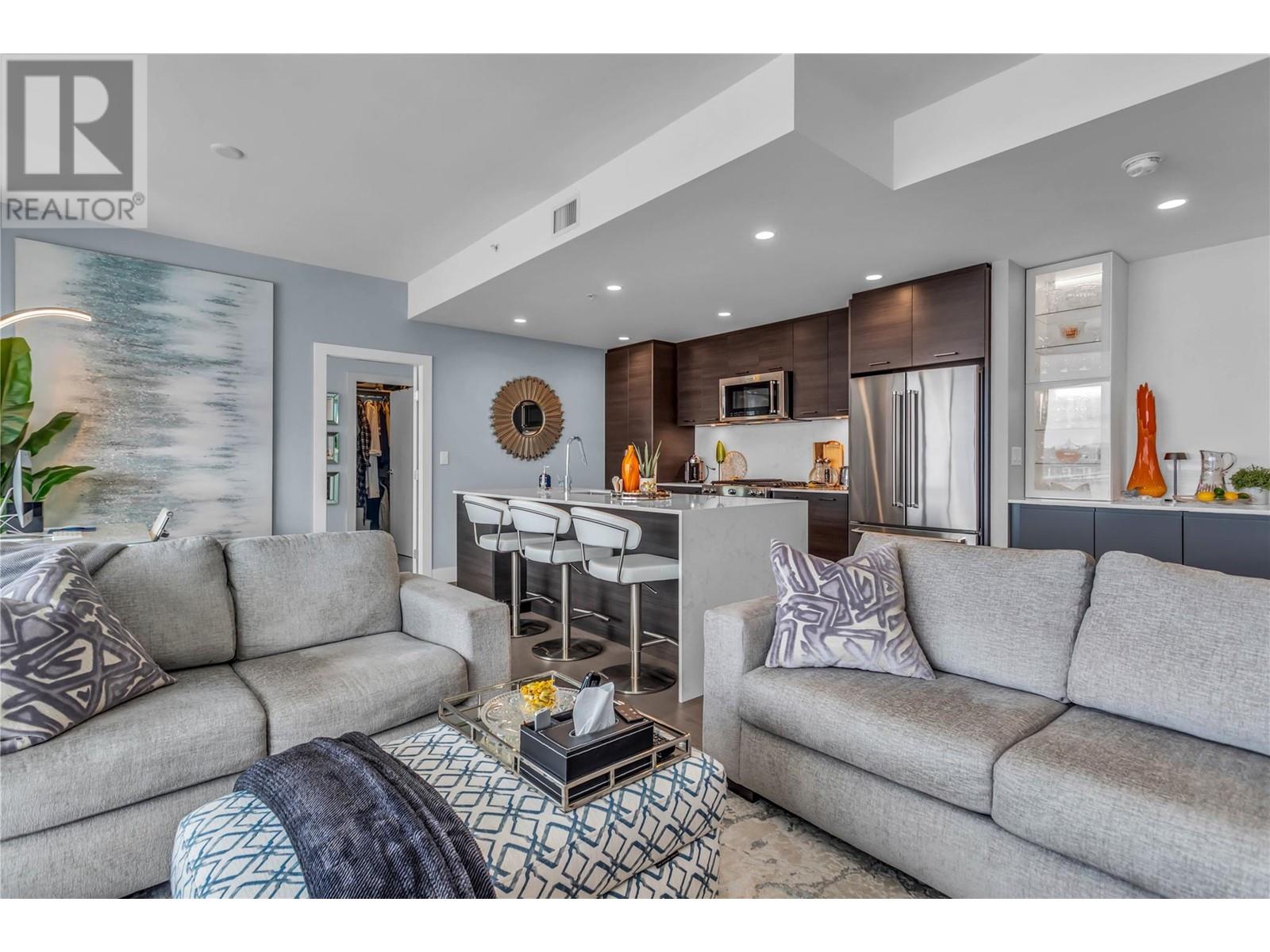 2004 1181 Sunset Drive, Kelowna