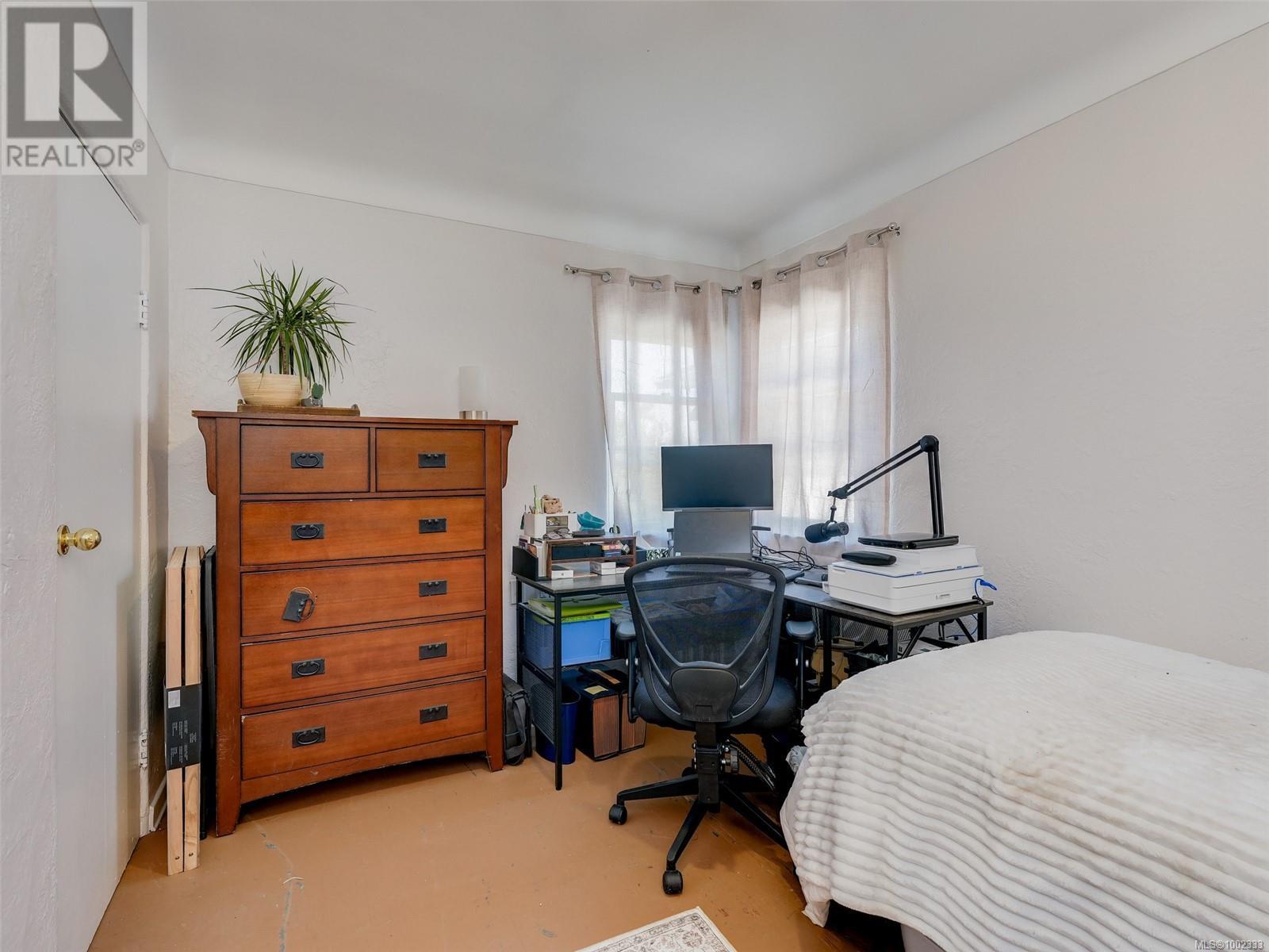 Single Family House for Sale in  Yew St Victoria 