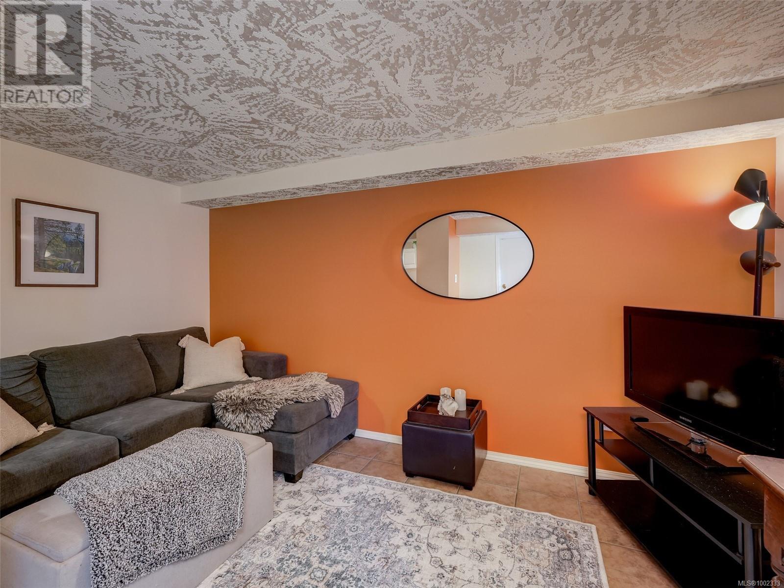 Single Family House for Sale in  Yew St Victoria 