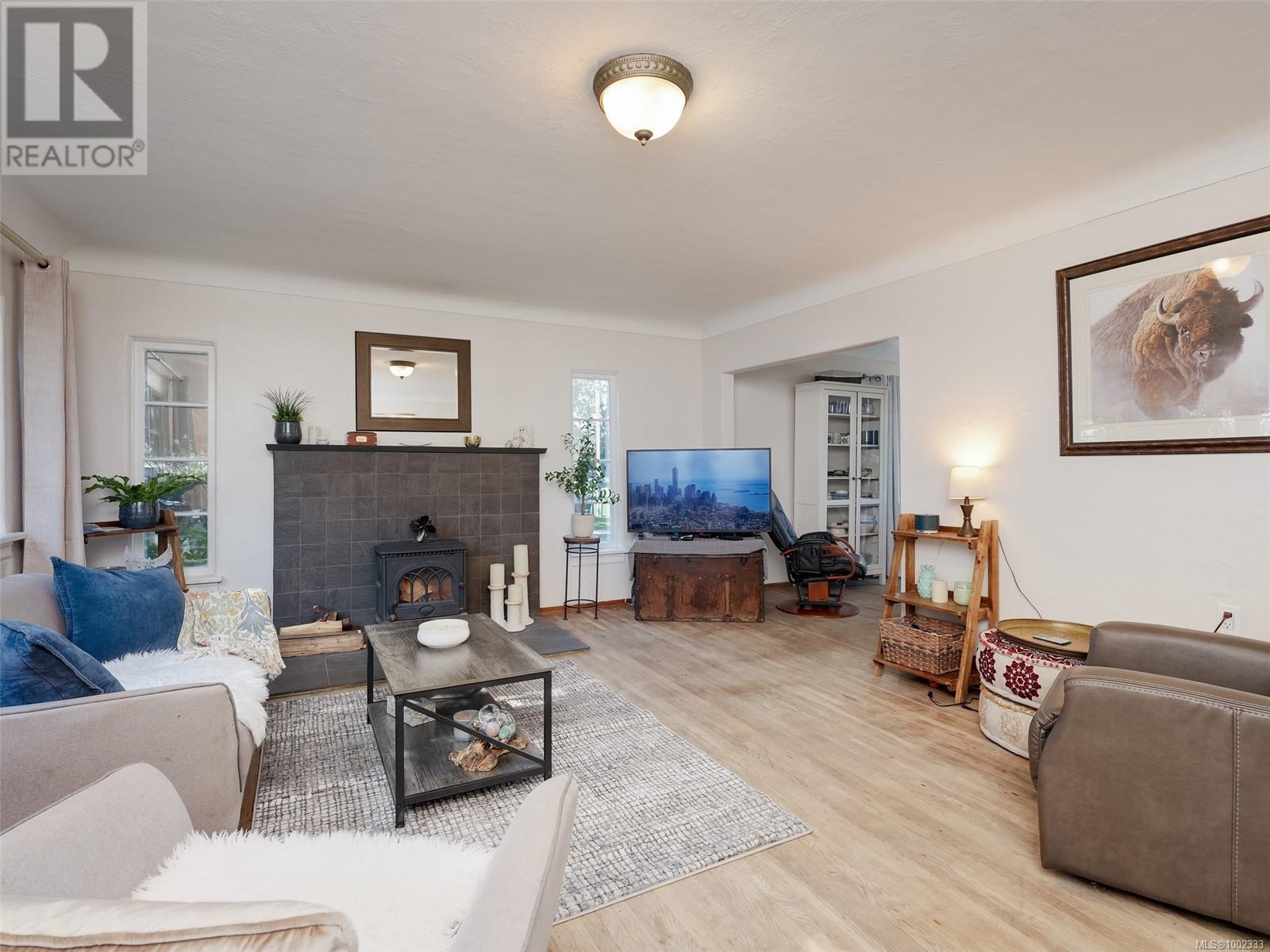 Single Family House for Sale in  Yew St Victoria 