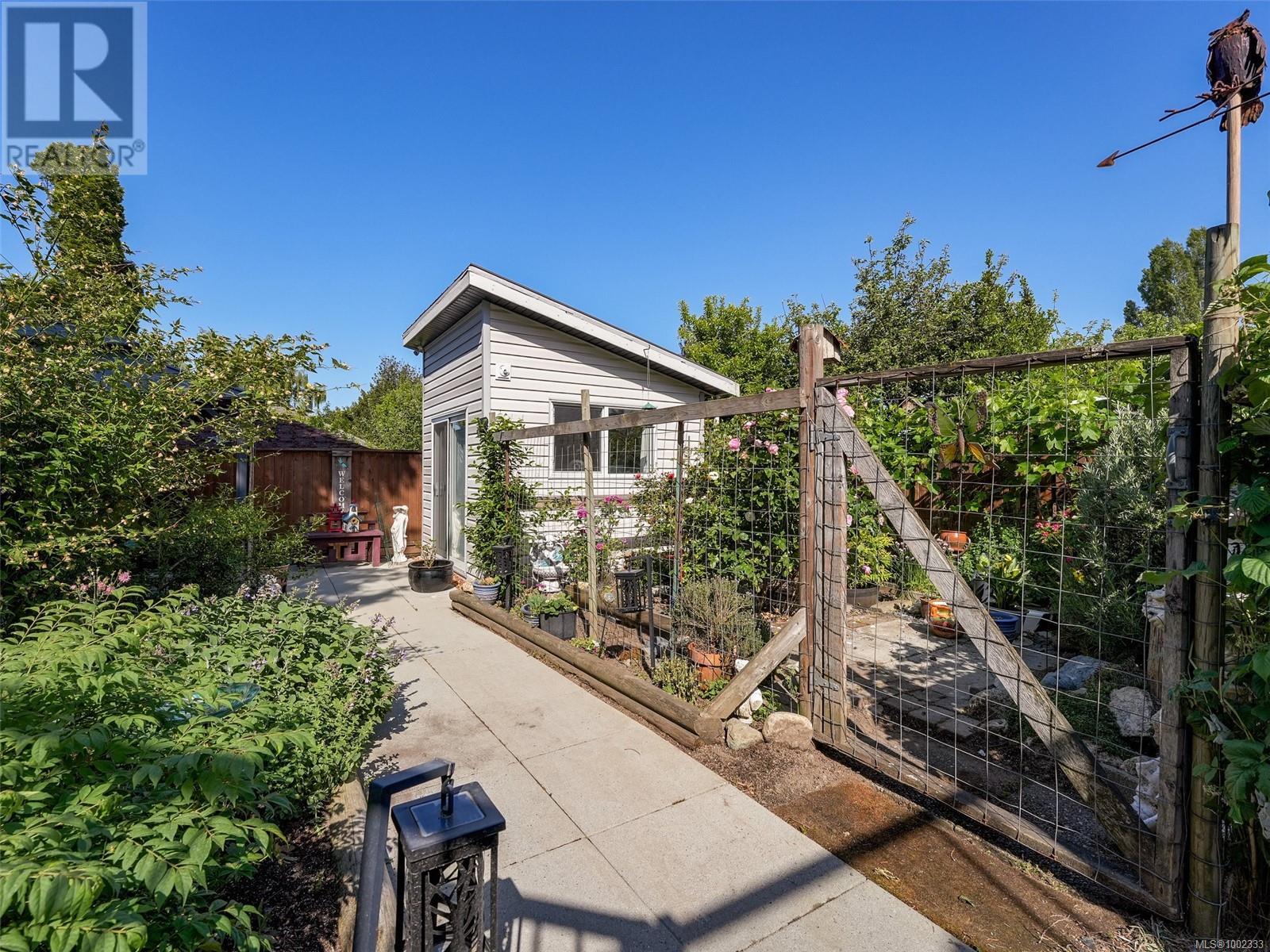 Single Family House for Sale in  Yew St Victoria 