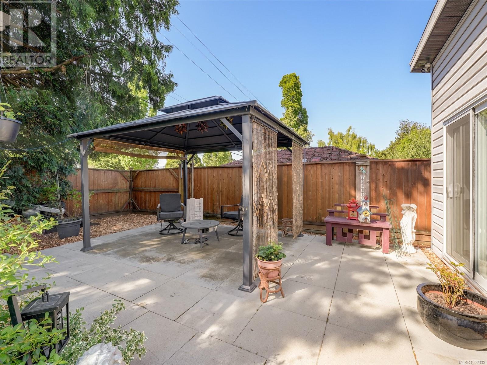 Single Family House for Sale in  Yew St Victoria 