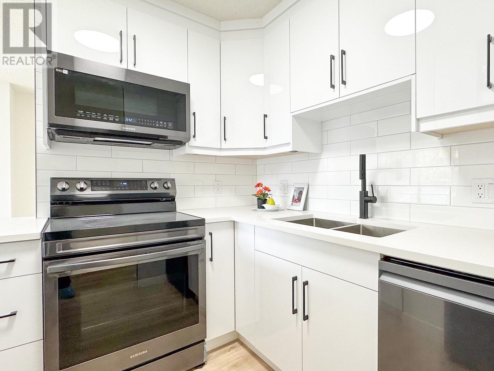 204 3970 CARRIGAN COURT, Burnaby real estate listing R3011915
