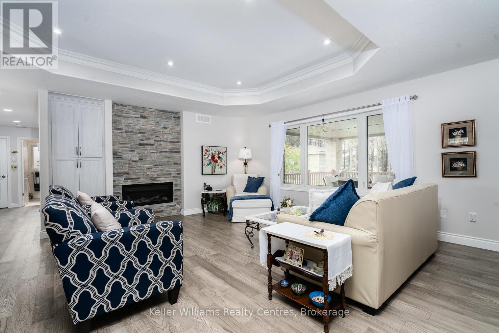 Photo 9 of 875 17th Street, Hanover ON