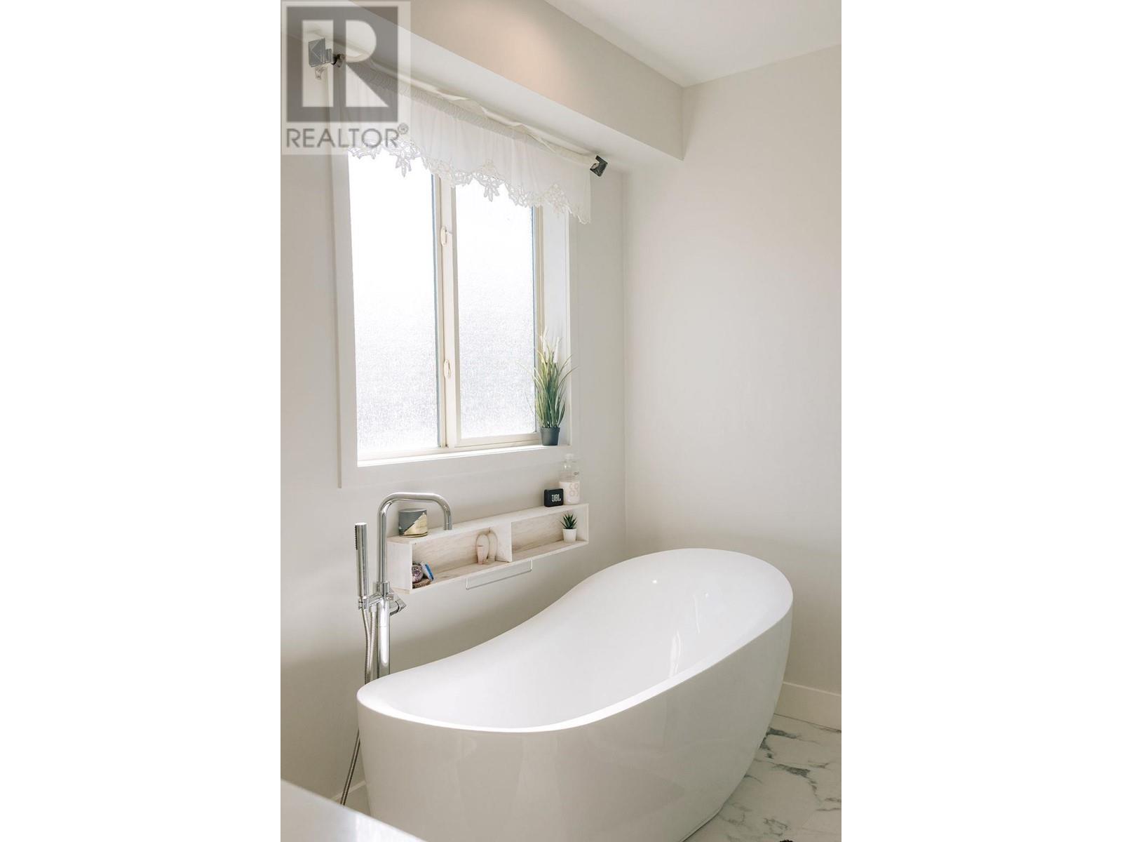  1647 Sunrise Road, Kelowna