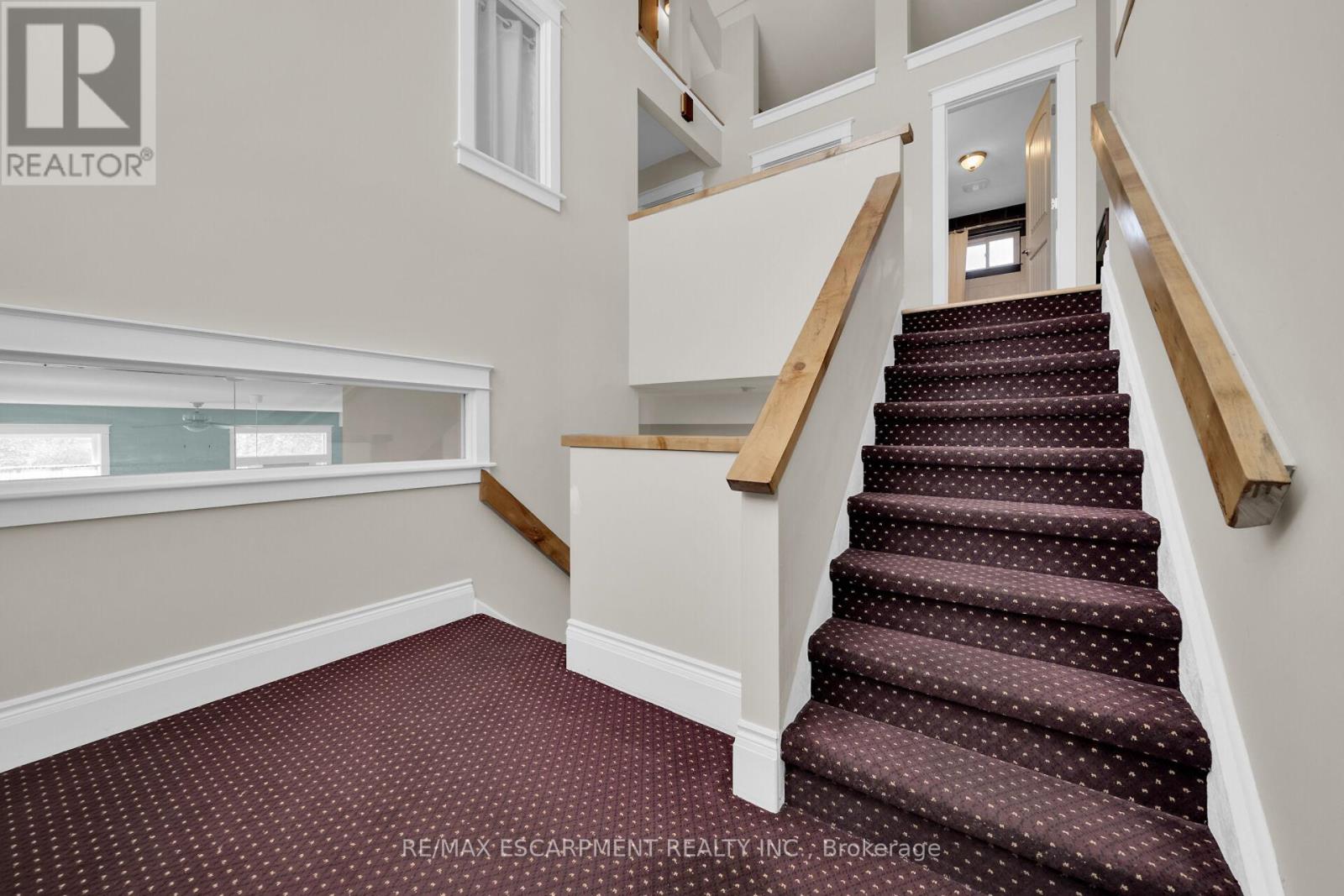 Photo 13 of 550 Beach Boulevard, Hamilton ON