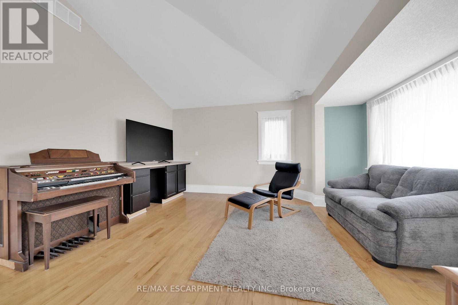 Photo 17 of 550 Beach Boulevard, Hamilton ON