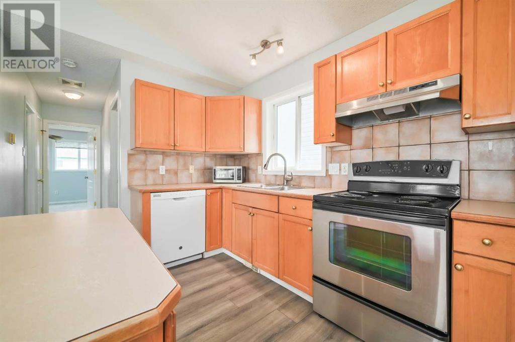 Single Family House Bi-level for Sale in  Saddlemead Way NE Saddle Ridge Calgary 