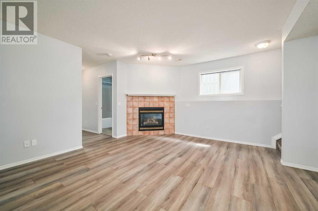 Single Family House Bi-level for Sale in  Saddlemead Way NE Saddle Ridge Calgary 
