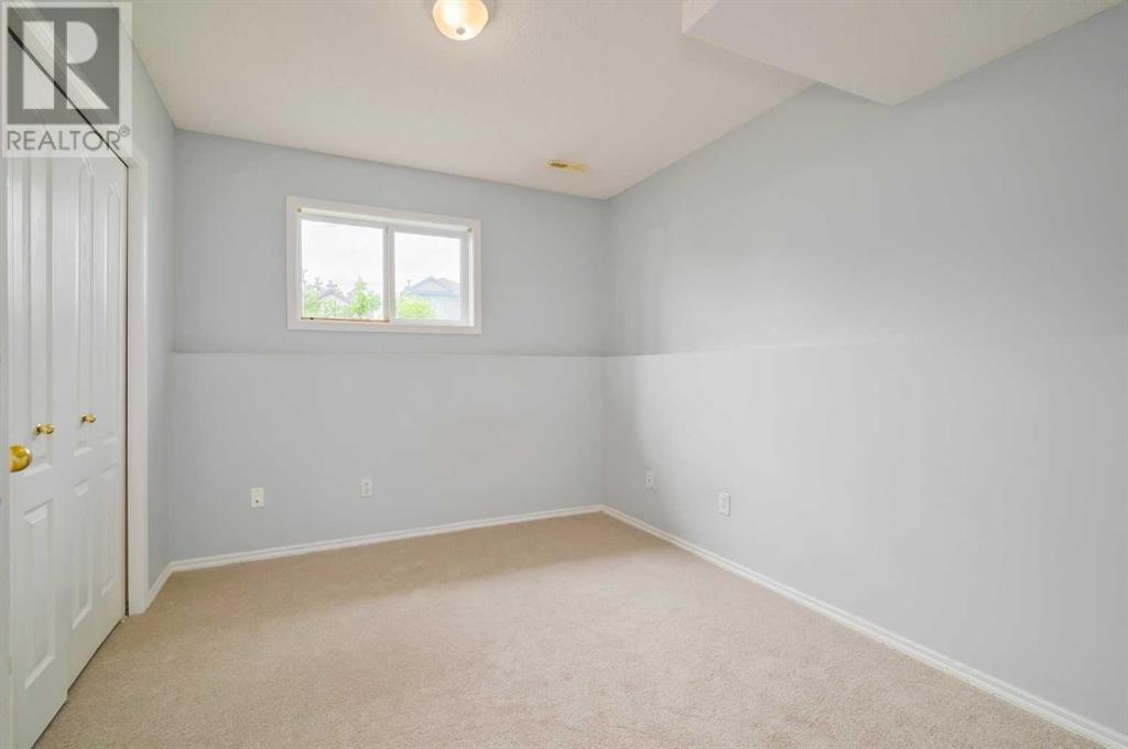Single Family House Bi-level for Sale in  Saddlemead Way NE Saddle Ridge Calgary 