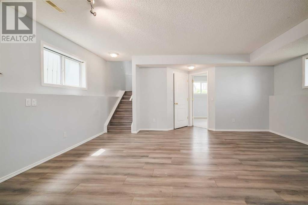 Single Family House Bi-level for Sale in  Saddlemead Way NE Saddle Ridge Calgary 