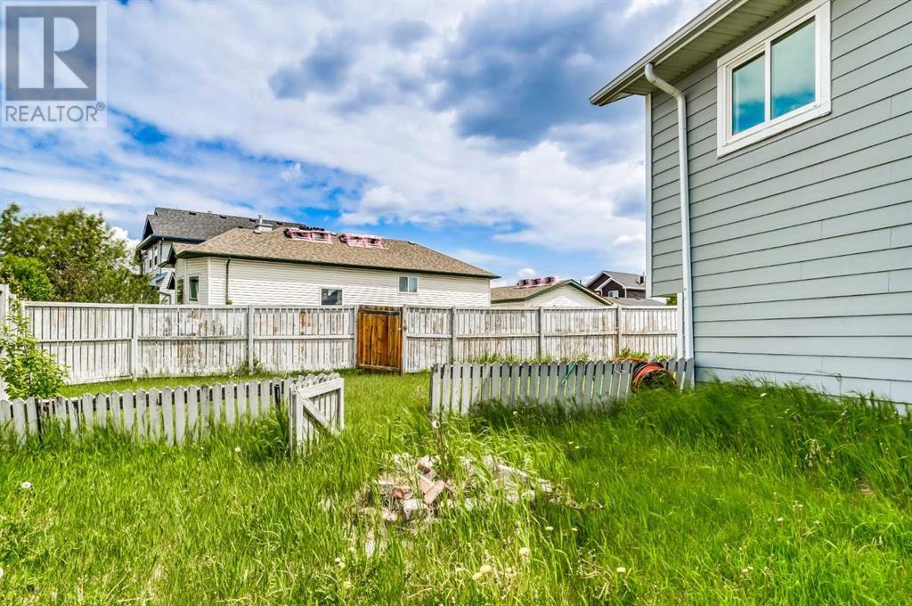Single Family House Bi-level for Sale in  Saddlemead Way NE Saddle Ridge Calgary 
