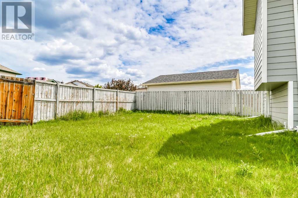 Single Family House Bi-level for Sale in  Saddlemead Way NE Saddle Ridge Calgary 