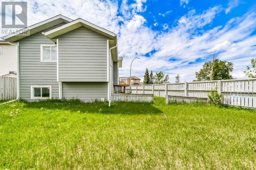 Single Family House Bi-level for Sale in  Saddlemead Way NE Saddle Ridge Calgary 