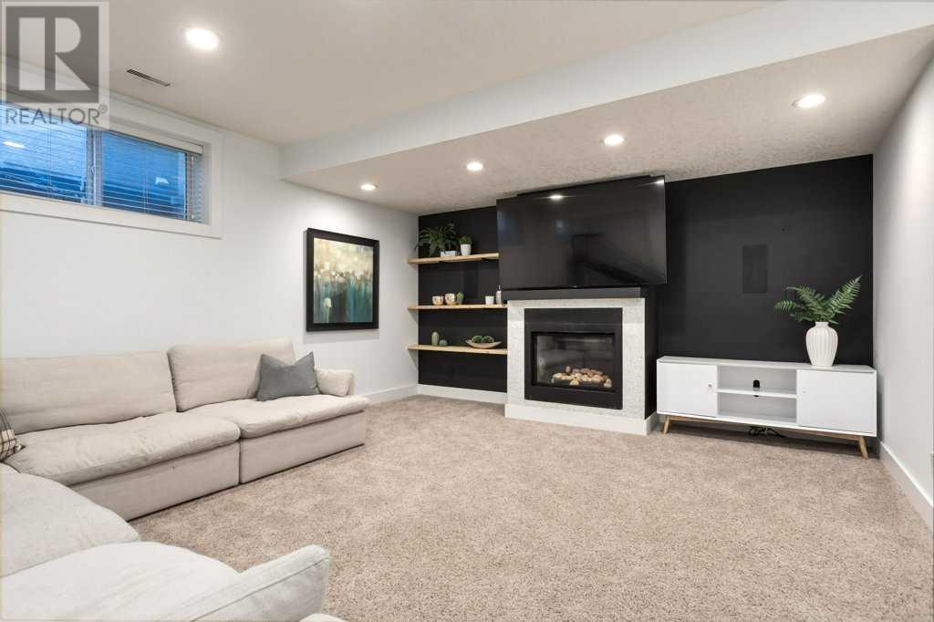 270 Discovery Ridge Way SW, Calgary, Alberta