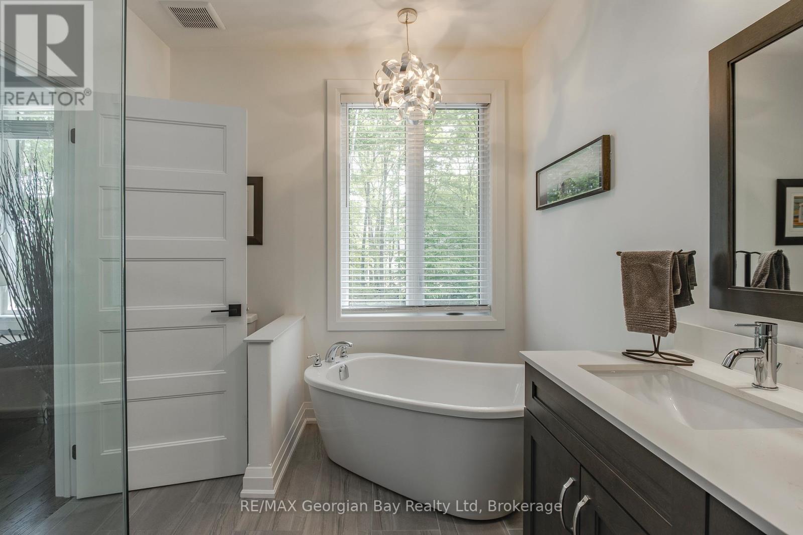 Photo 7 of 50 Windermere Circle, Tay ON