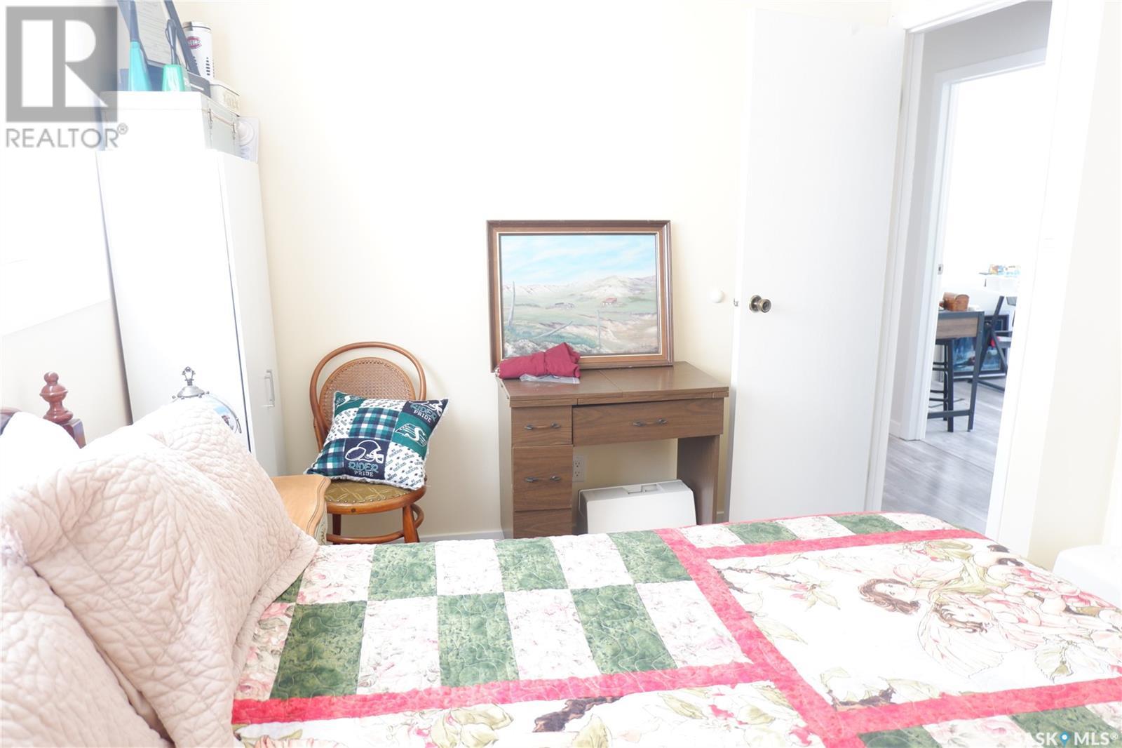 Photo 16 of 704 Leeville Drive, Assiniboia SK