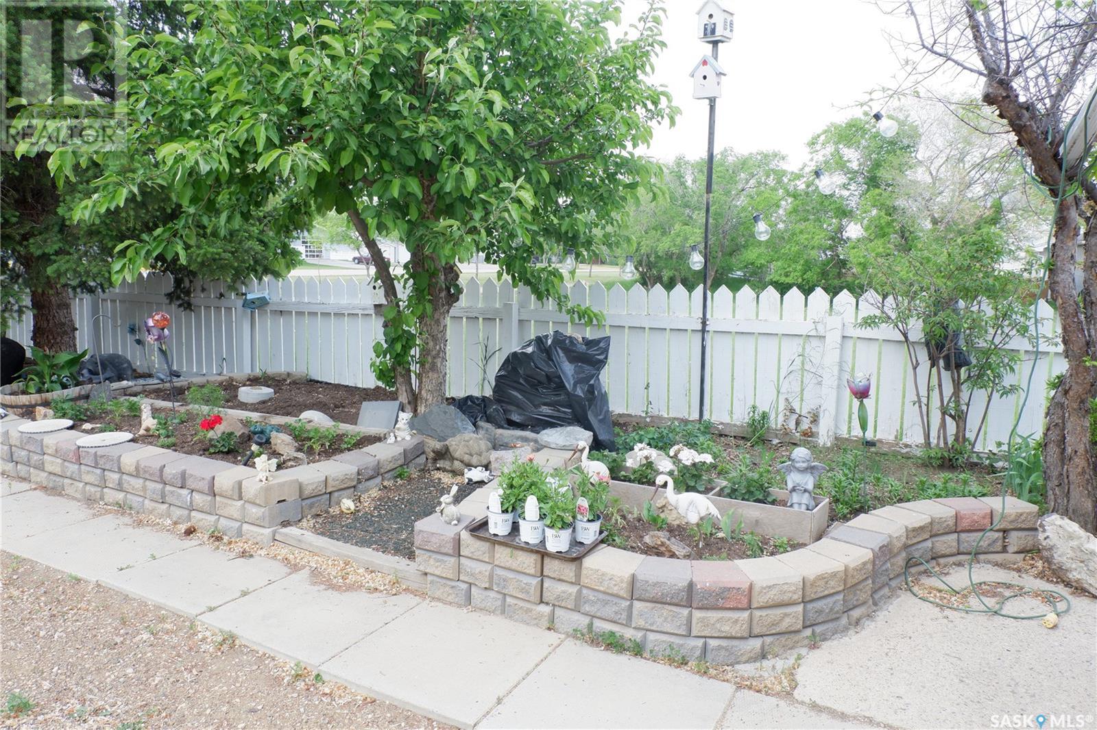 Photo 21 of 704 Leeville Drive, Assiniboia SK