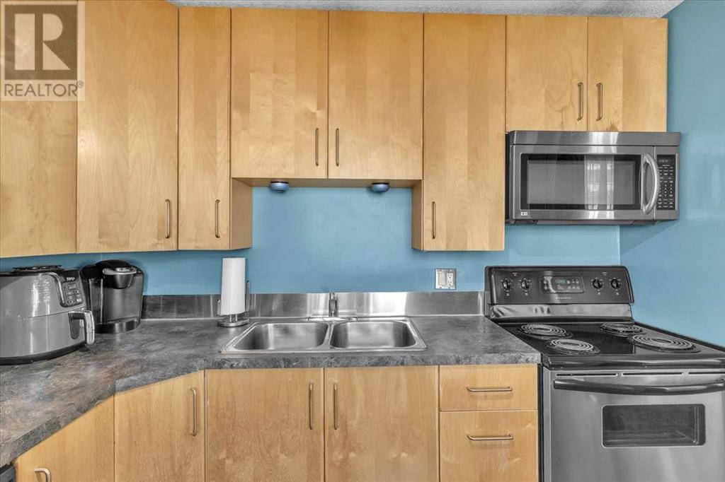 Single Family House for Sale in    Avenue SW Sunalta Calgary 
