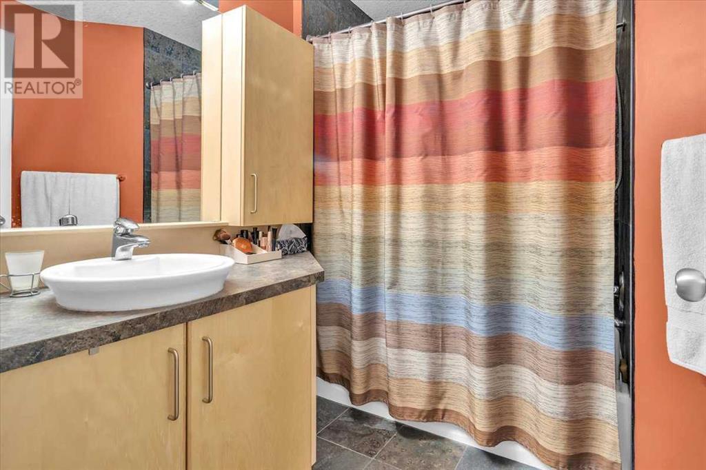 Single Family House for Sale in    Avenue SW Sunalta Calgary 
