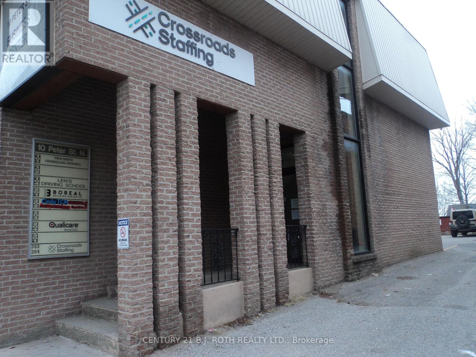 Photo 1 of 10 Peter Street N, Orillia ON