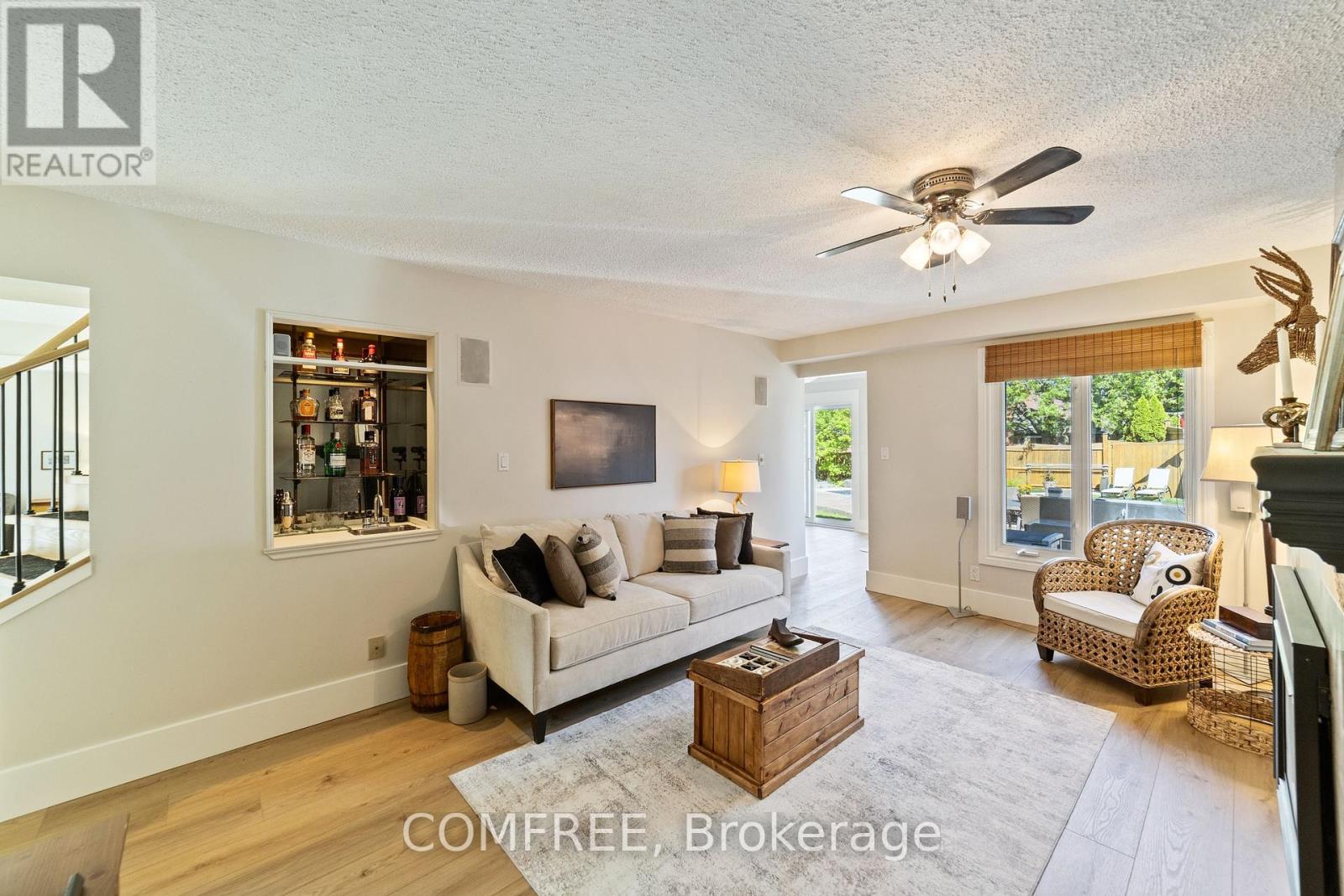 Photo 15 of 2131 Upland Drive, Burlington ON
