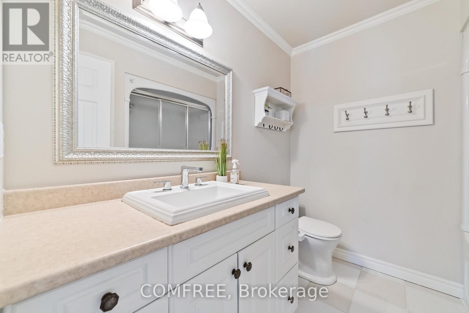 Photo 22 of 2131 Upland Drive, Burlington ON