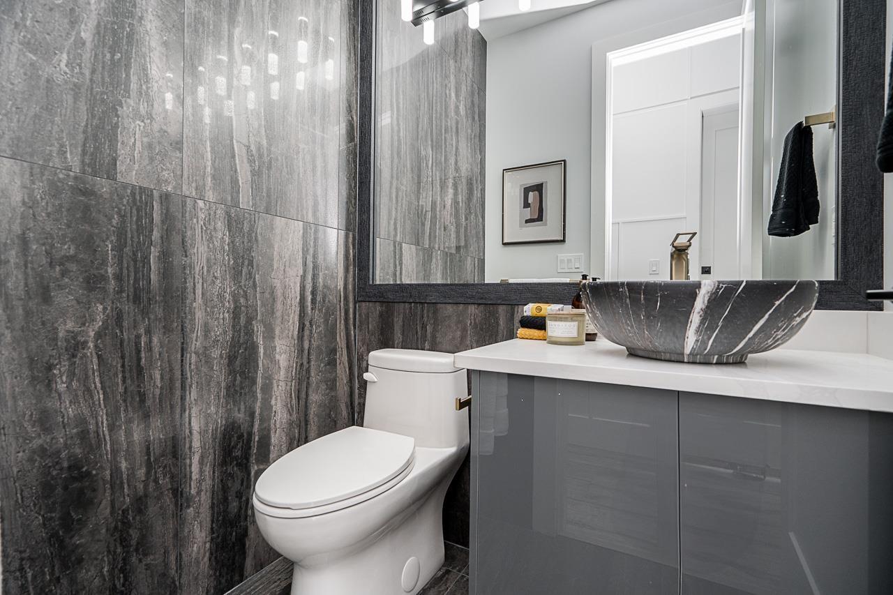 Photo 11 of 7518 205 A Street, Langley BC