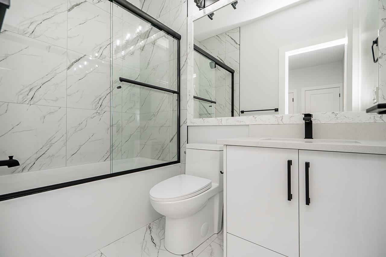 Photo 36 of 7518 205 A Street, Langley BC