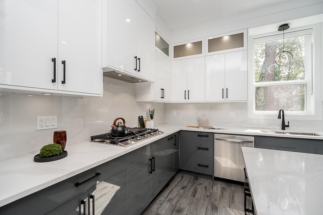 Photo 6 of 7518 205 A Street, Langley BC