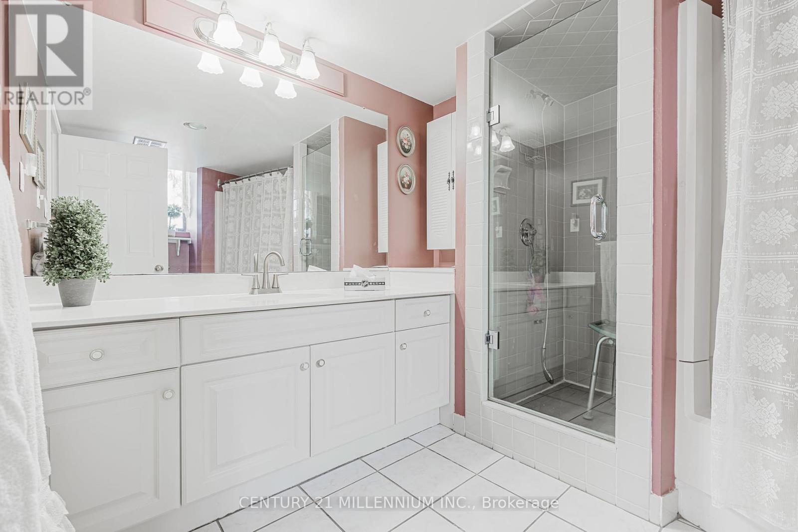 Photo 18 of 210 1230 Marlborough Court, Oakville ON