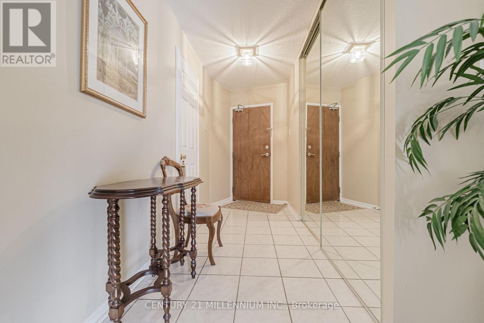 Photo 14 of 210 1230 Marlborough Court, Oakville ON
