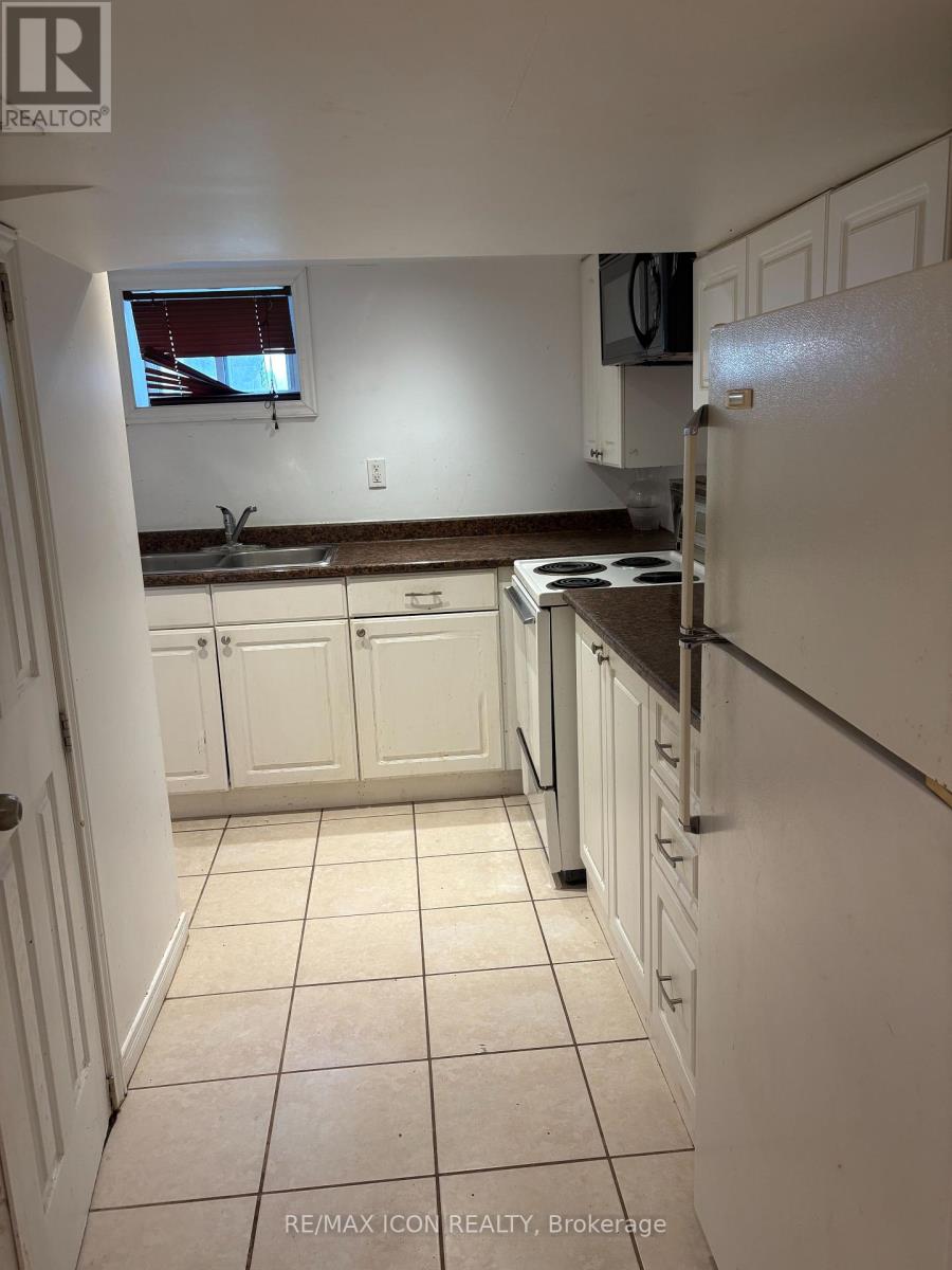 Photo 2 of 320 Guelph Street, Kitchener ON
