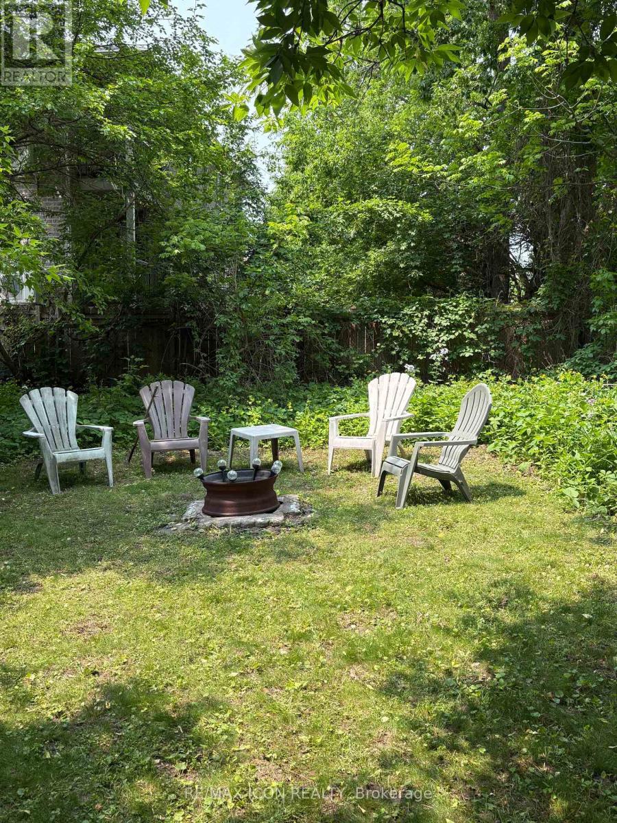 Photo 4 of 320 Guelph Street, Kitchener ON
