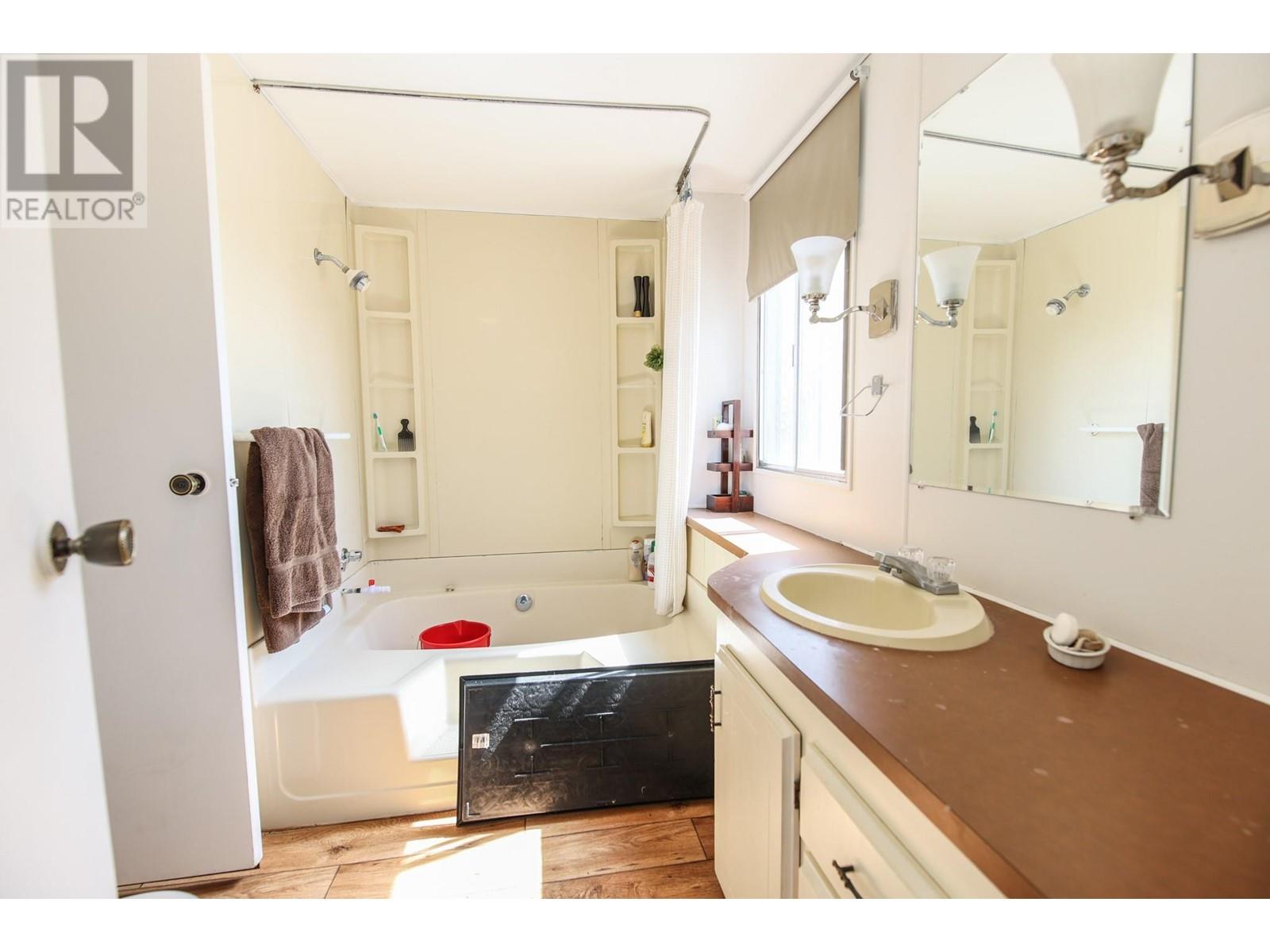 250 Longjoe Road, Osoyoos