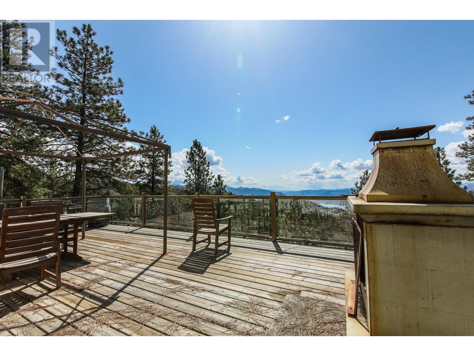 250 Longjoe Road, Osoyoos
