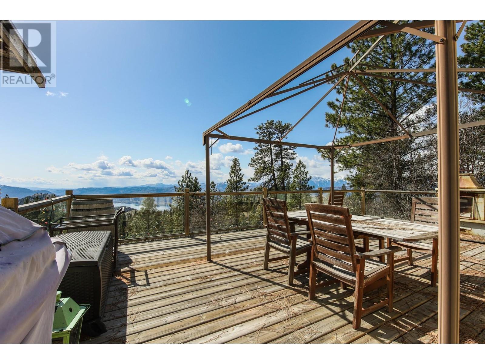 250 Longjoe Road, Osoyoos
