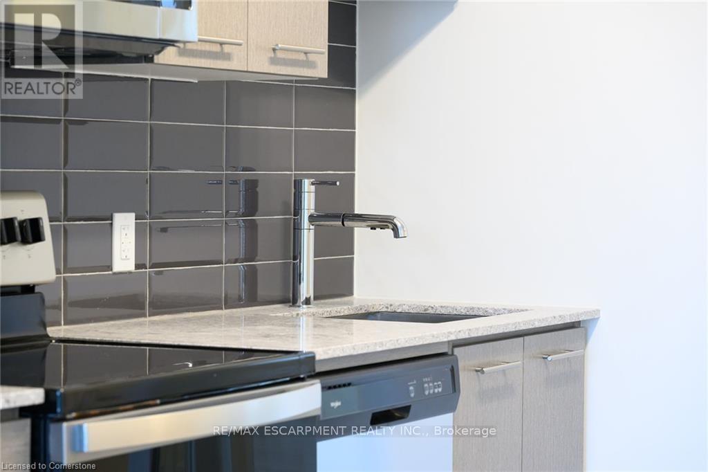 Photo 4 of 901 385 Winston Road, Grimsby ON