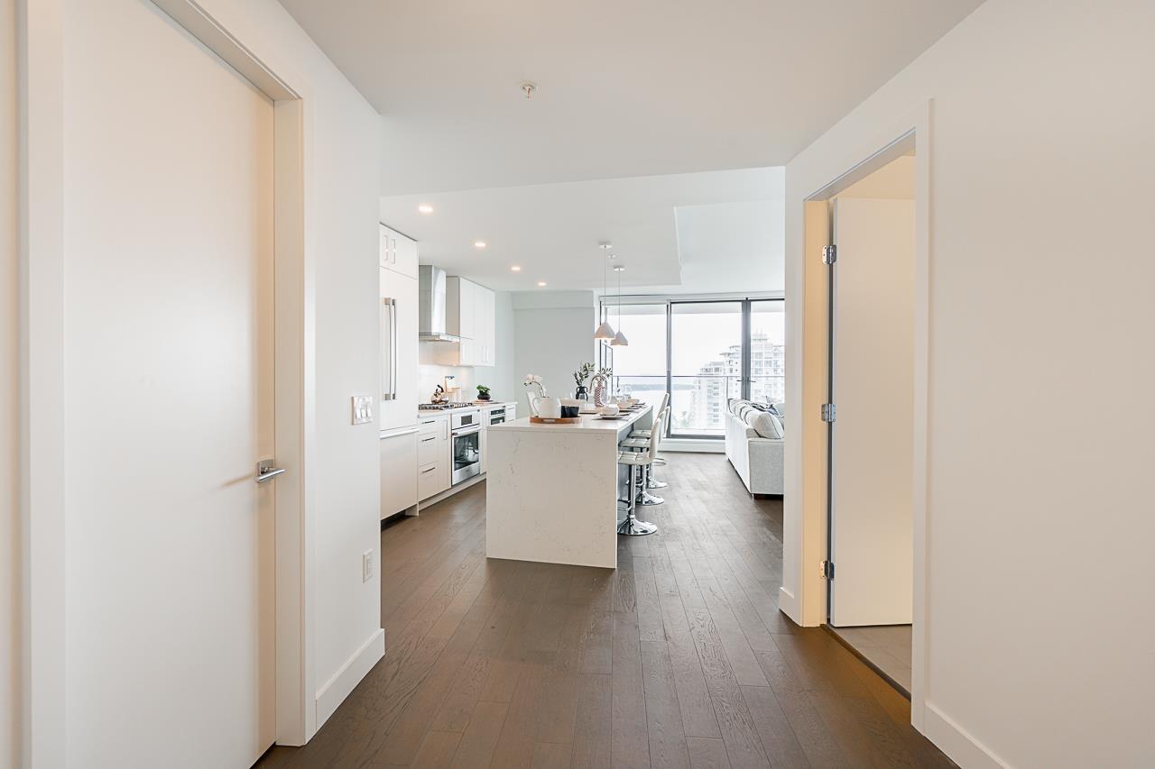 Photo 4 of 1305 1588 Johnston Road, White Rock BC