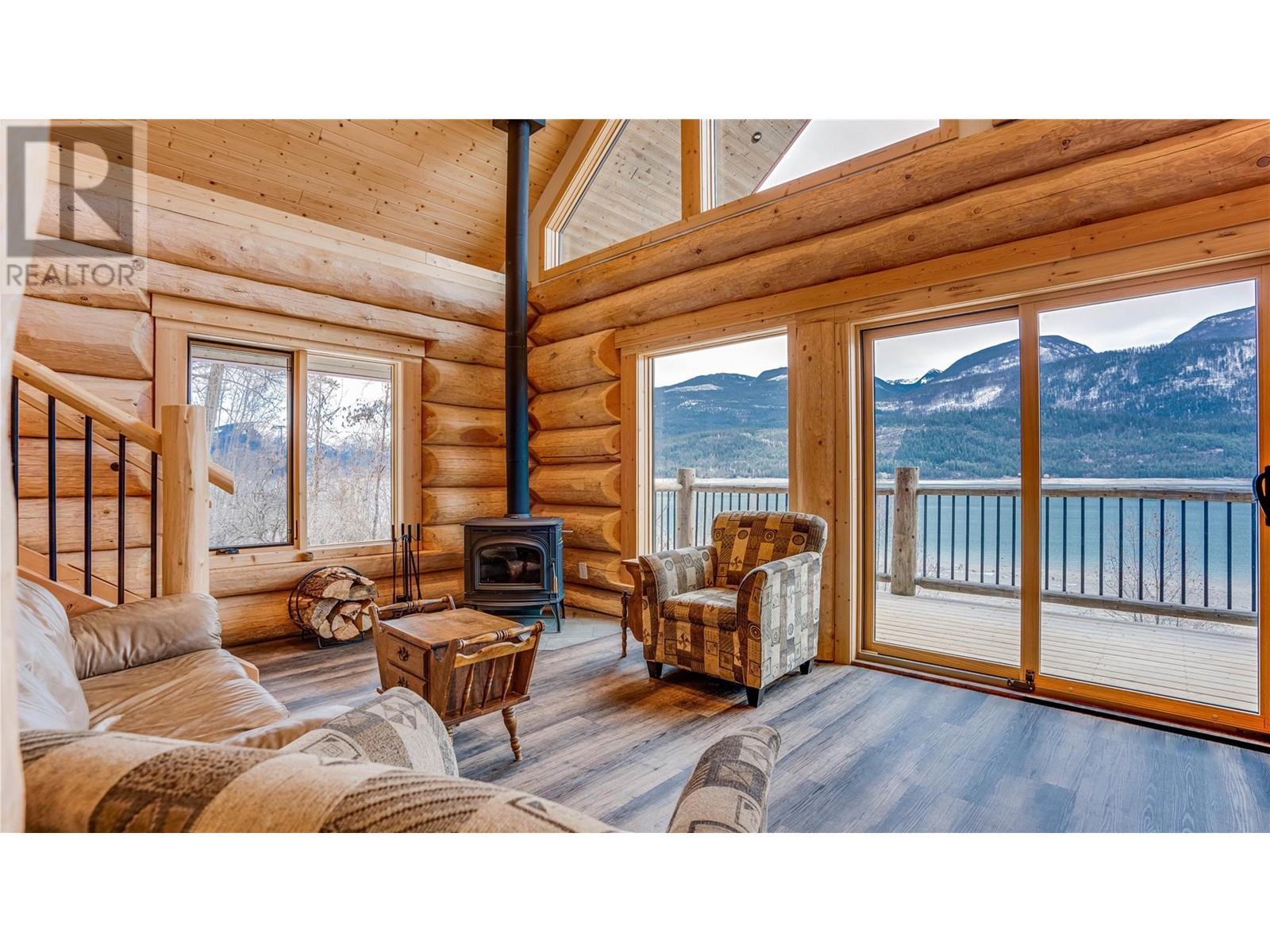 682 Lower Inonoaklin Road, Edgewood