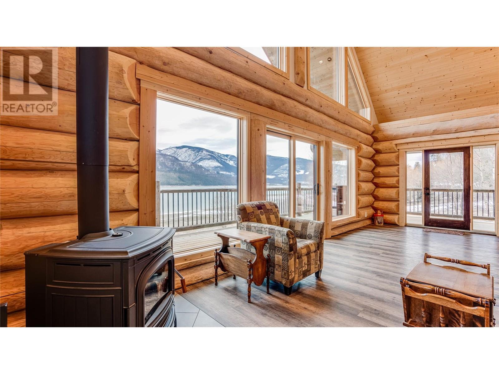 682 Lower Inonoaklin Road, Edgewood