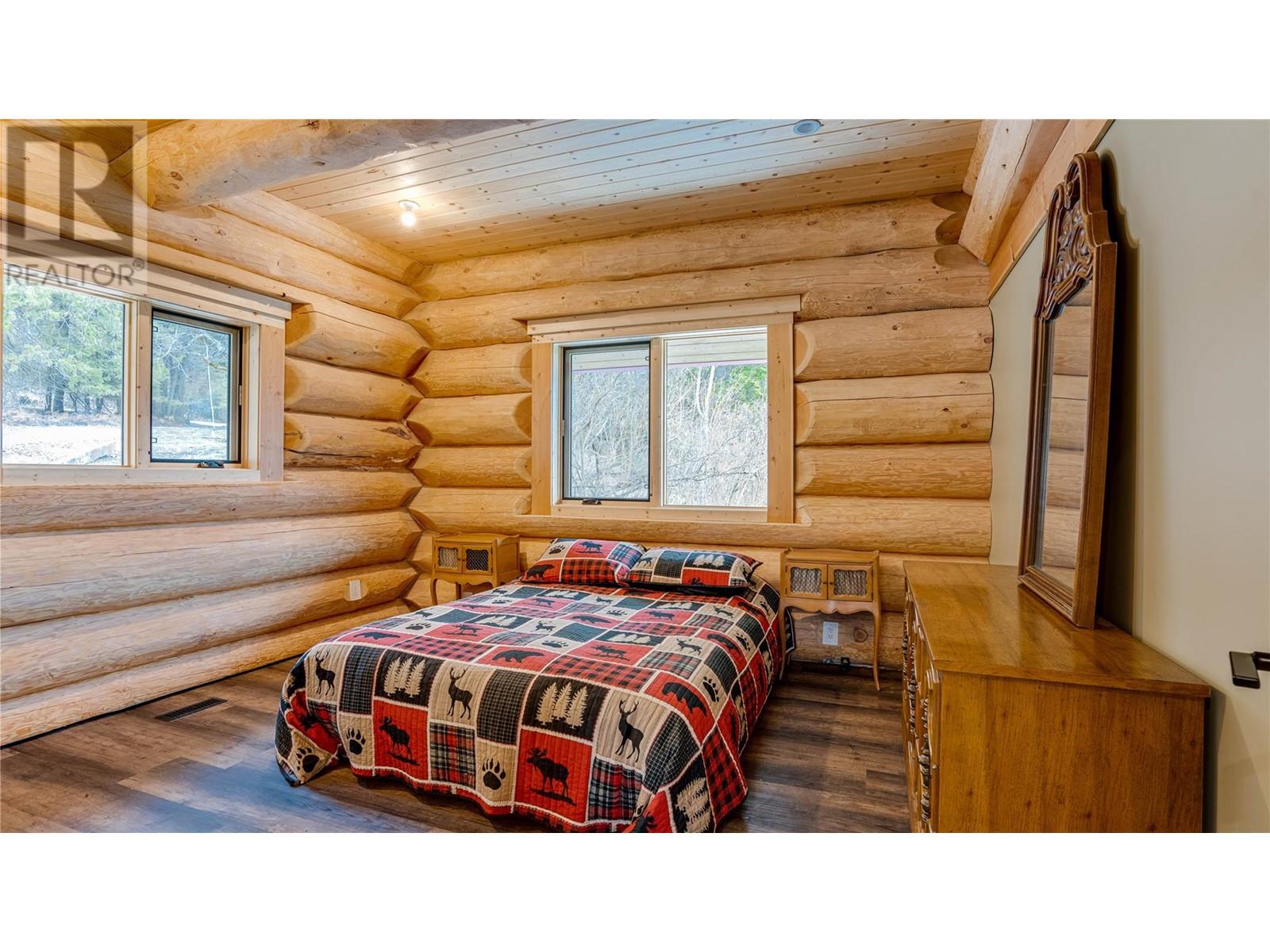 682 Lower Inonoaklin Road, Edgewood