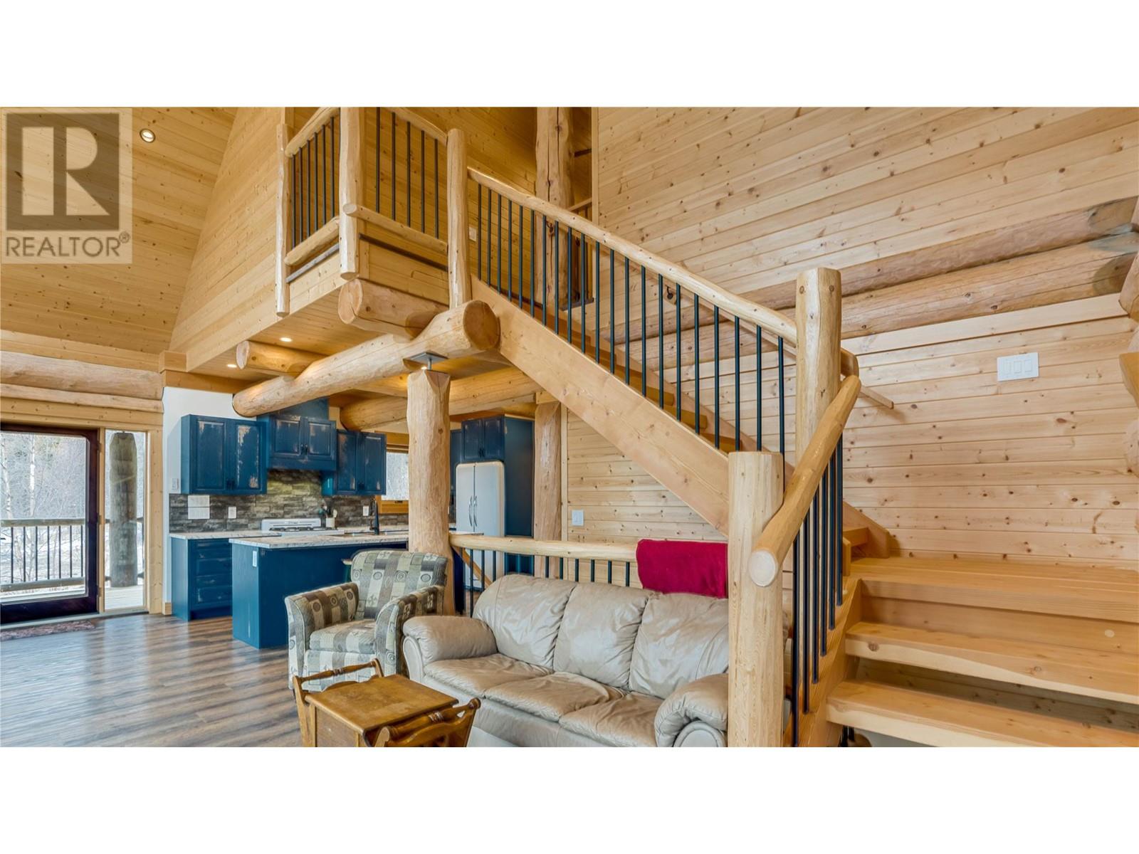 682 Lower Inonoaklin Road, Edgewood