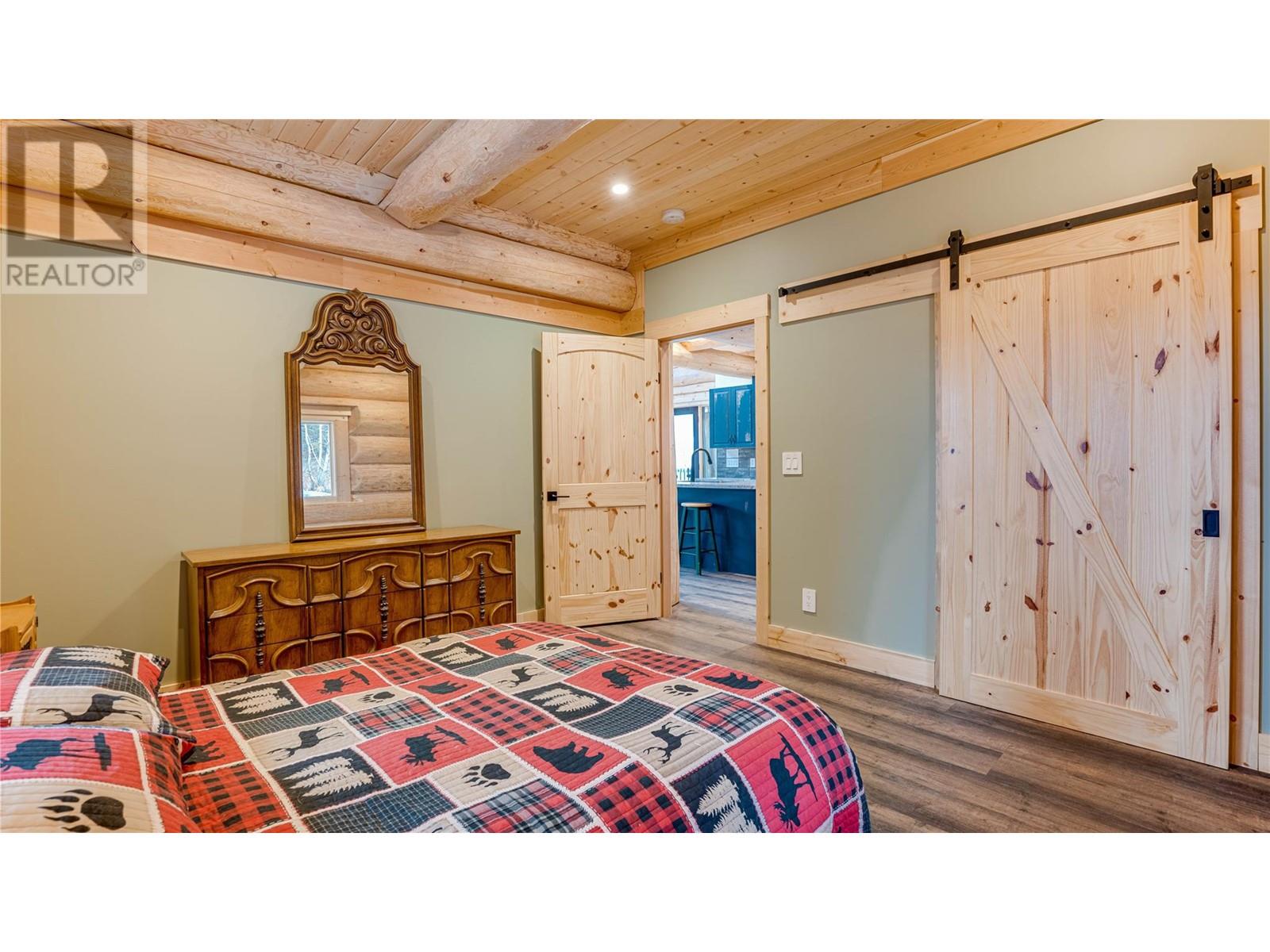 682 Lower Inonoaklin Road, Edgewood