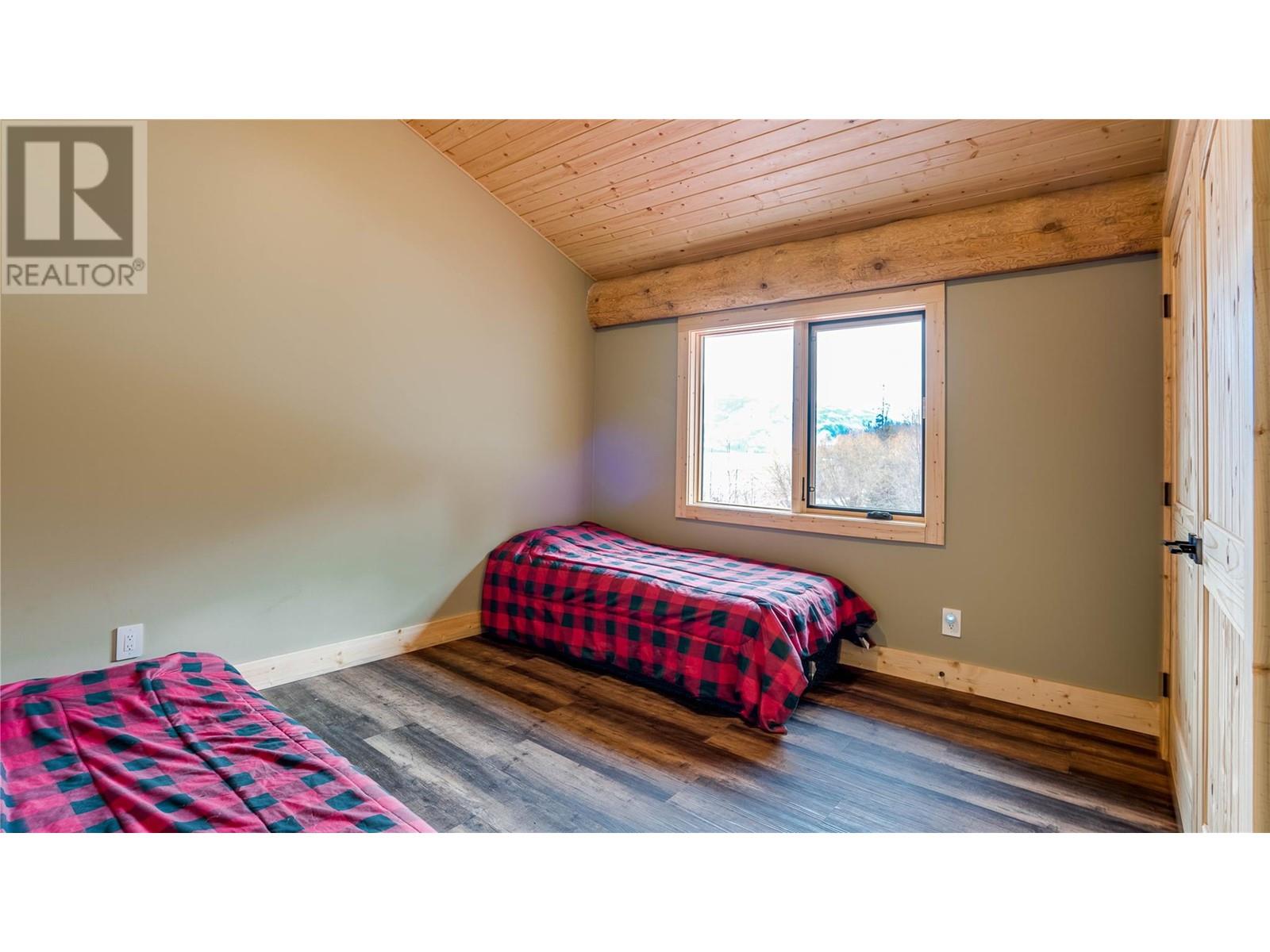 682 Lower Inonoaklin Road, Edgewood