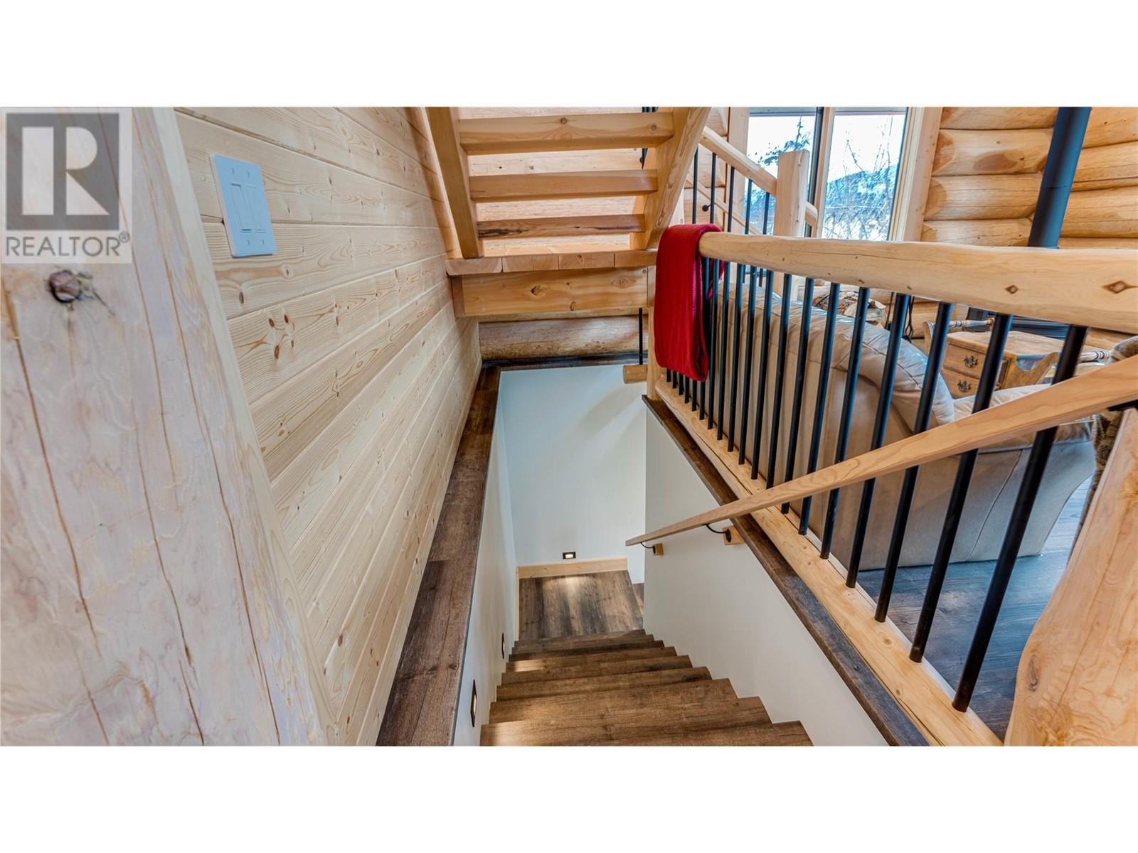 682 Lower Inonoaklin Road, Edgewood