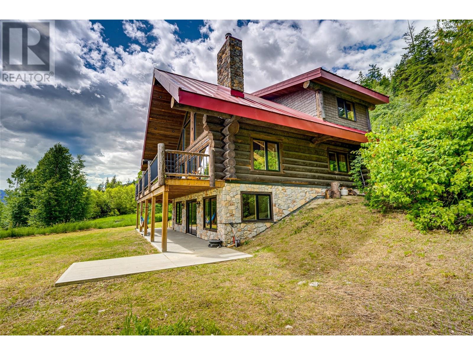 682 Lower Inonoaklin Road, Edgewood