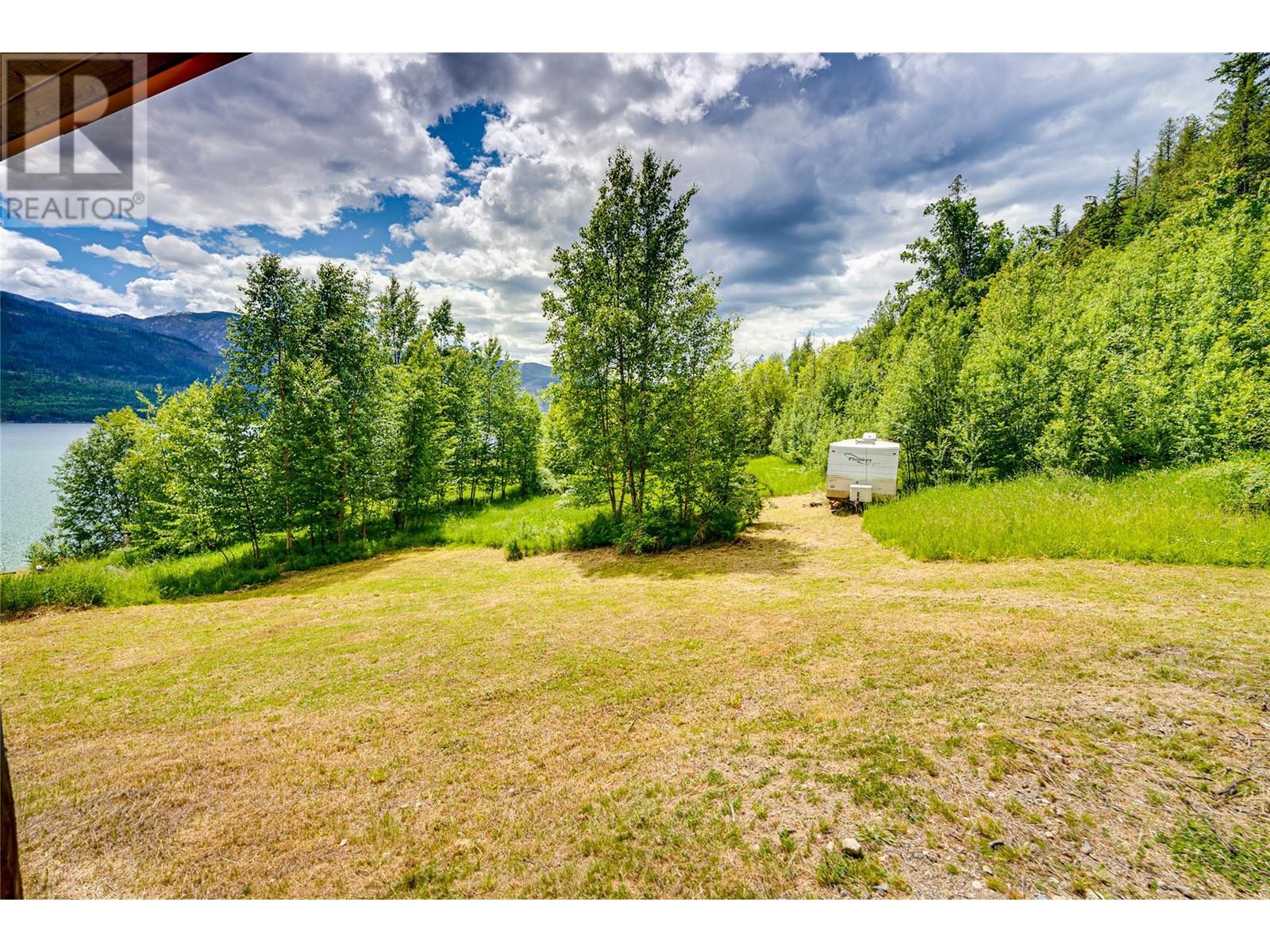 682 Lower Inonoaklin Road, Edgewood