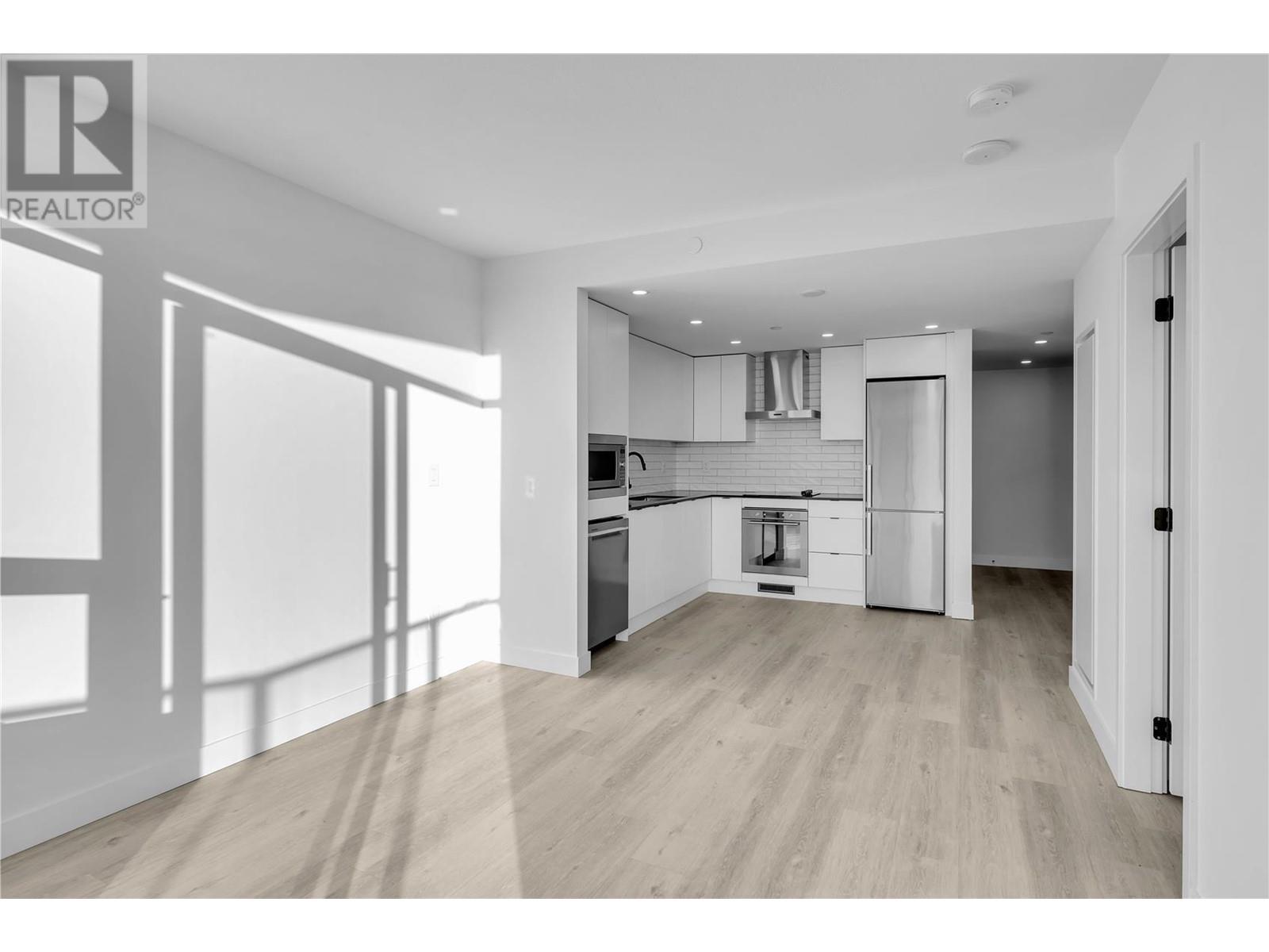 Photo 2 of 1471 St Paul Street Unit 1906 Lot Sl 137, Kelowna BC